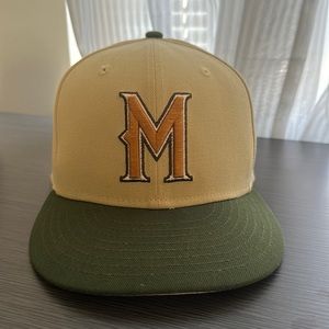 Size 7 1/8 Milwaukee brewers fitted hat.